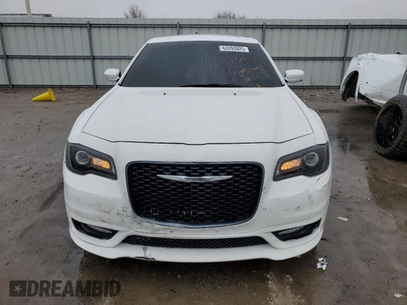 2018 Chrysler 300 S with VIN 2C3CCABG5JH269665, listed as a Copart auction lot 43393925 with 84,397 mi miles and Salvage Title. Bid and sale history available at DreamBid. Image 5.