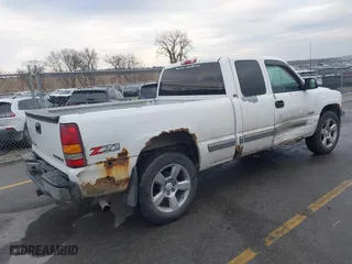 2002 Chevrolet Silverado 1500 LT with VIN 2GCEK19T421244258, listed as a IAAI auction lot 41472464 with 237,300 mi miles. Bid and sale history available at carsss.com. Image 4.