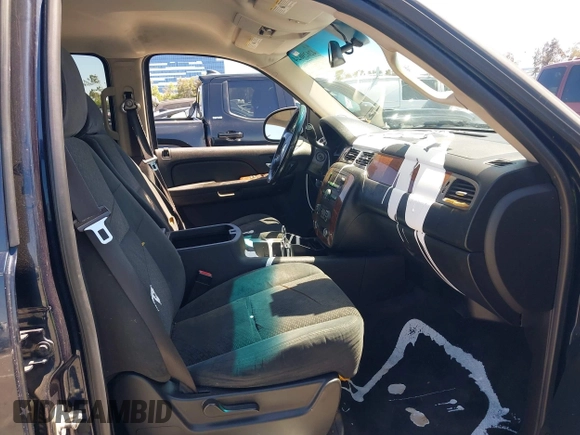 2007 Chevrolet Suburban LS with VIN 1GNFC16077J315274, listed as a IAAI auction lot 42629624 with 217,224 mi miles and . Bid and sale history available at DreamBid. Image 5.