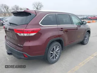 2019 Toyota Highlander SE with VIN 5TDJZRFH8KS993713, listed as a IAAI auction lot 42021246 with 122,078 mi miles and . Bid and sale history available at DreamBid. Image 4.