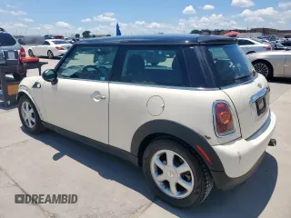 2010 MINI Hardtop z VIN WMWMF3C52ATZ66811, wystawiony jako Copart lot #62948155 z przebiegiem 170 347 mil mil oraz Czysty tytuł • Clean title. Historia ofert i sprzedaży dostępna na DreamBid. Obrazek 2.