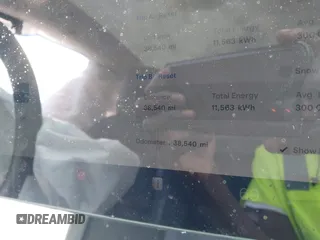2022 Tesla Model Y Long Range z VIN 7SAYGDEE8NF443194, wystawiony jako IAAI lot #42259205 z przebiegiem 38 540 mil mil oraz . Historia ofert i sprzedaży dostępna na DreamBid. Obrazek 15.