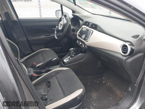 2021 Nissan Versa SV with VIN 3N1CN8EV8ML831968, listed as a IAAI auction lot 41897775 with 82,392 mi miles. Bid and sale history available at carsss.com. Image 5.