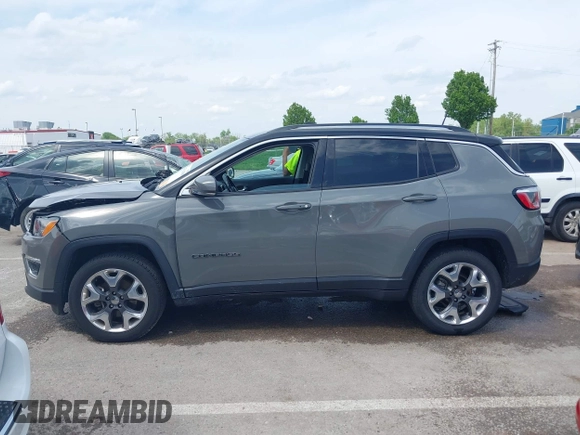 2019 Jeep Compass Limited z VIN 3C4NJDCB3KT734161, wystawiony jako IAAI lot #42114380 z przebiegiem 131 426 mil mil oraz . Historia ofert i sprzedaży dostępna na DreamBid. Obrazek 15.