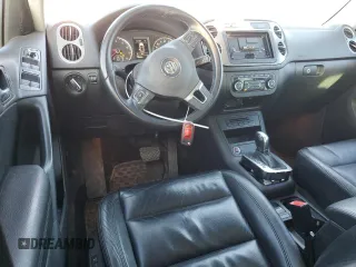 2011 Volkswagen Tiguan SEL with VIN WVGBV7AX4BW001386, listed as a Copart auction lot 44495945 with 149,806 mi miles and Salvage Title. Bid and sale history available at DreamBid. Image 8.
