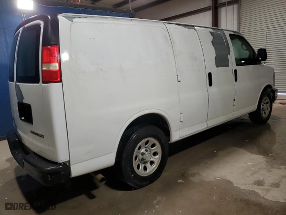 2006 Chevrolet Express Cargo Van with VIN 1GCFG15X661263159, listed as a Copart auction lot 82750954 with 123,090 mi miles and Clean Title. Bid and sale history available at carsss.com. Image 3.