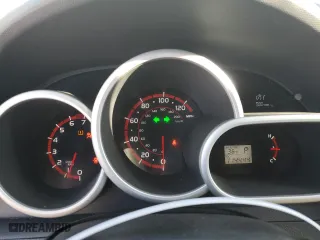 2010 Pontiac Vibe w/1SA with VIN 5Y2SP6E81AZ405125, listed as a Copart auction lot 86187704 with 114,444 mi miles and Salvage Title. Bid and sale history available at carsss.com. Image 9.