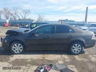2006 Ford Fusion S with VIN 3FAFP06Z76R206846, listed as a IAAI auction lot 41882634 with 200,612 mi miles. Bid and sale history available at carsss.com. Image 13.
