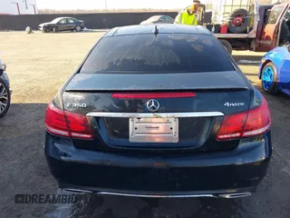 2014 Mercedes-Benz E-Class E 350 with VIN WDDKJ8JB0EF292019, listed as a IAAI auction lot 41331510 with 64,464 mi miles. Bid and sale history available at carsss.com. Image 16.