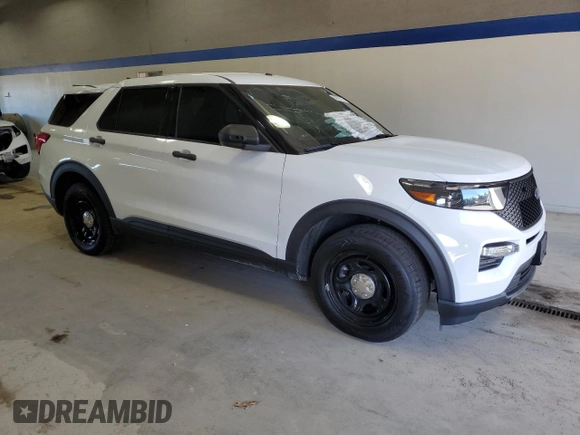 2022 Ford Police Interceptor Utility z VIN 1FM5K8AB7NGC21474, wystawiony jako Copart lot #50957015 z przebiegiem 19 705 mil mil oraz Szkody całkowita. Historia ofert i sprzedaży dostępna na DreamBid. Obrazek 4.