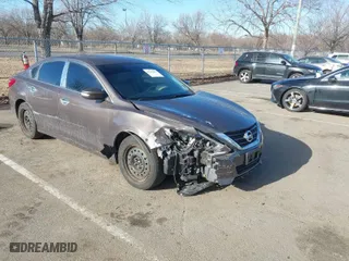 2017 Nissan Altima 2.5 SR with VIN 1N4AL3AP9HC133798, listed as a IAAI auction lot 41582890 with 57,440 mi miles. Bid and sale history available at carsss.com. Image 1.