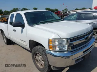 2013 Chevrolet Silverado 1500 LT with VIN 1GCRKSE72DZ116644, listed as a IAAI auction lot 42203289 with 195,165 mi miles and . Bid and sale history available at DreamBid. Image 1.