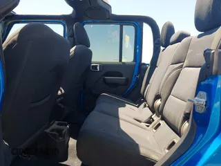 2022 Jeep Gladiator Texas Trail with VIN 1C6HJTAG4NL135346, listed as a IAAI auction lot 42824733 with 40,126 mi miles and . Bid and sale history available at DreamBid. Image 8.