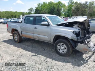 2017 Toyota Tacoma SR5 z VIN 3TMCZ5ANXHM109312, wystawiony jako IAAI lot #42126294 z przebiegiem 82 988 mil mil oraz . Historia ofert i sprzedaży dostępna na DreamBid. Obrazek 1.