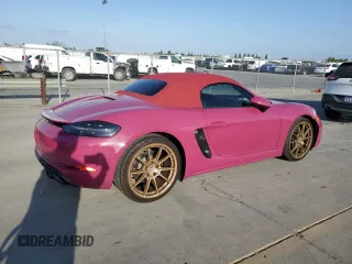 2024 Porsche 718 Boxster GTS 4.0 z VIN WP0CD2A86RK228359, wystawiony jako Copart lot #71429034 z przebiegiem 2 865 mil mil oraz Szkoda całkowita • Salvage title. Historia ofert i sprzedaży dostępna na DreamBid. Obrazek 3.