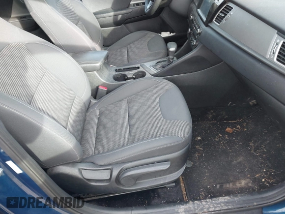 2017 Kia Niro LX with VIN KNDCB3LC0H5104761, listed as a IAAI auction lot 41516734 with 110,486 mi miles. Bid and sale history available at carsss.com. Image 5.