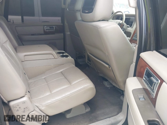 2012 Lincoln Navigator z VIN 5LMJJ3H58CEL01179, wystawiony jako IAAI lot #42445163 z przebiegiem 155 528 mil mil oraz . Historia ofert i sprzedaży dostępna na DreamBid. Obrazek 8.