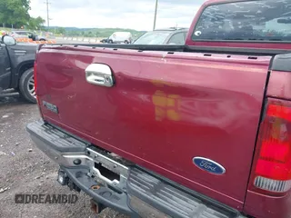 2004 Ford F-250 XL z VIN 1FTNX21L24EB13706, wystawiony jako IAAI lot #42299868 z przebiegiem 264 740 mil mil oraz . Historia ofert i sprzedaży dostępna na DreamBid. Obrazek 12.