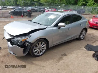 2017 Mazda 3 Grand Touring z VIN 3MZBN1W30HM133185, wystawiony jako IAAI lot #42279730 z przebiegiem 6 518 mil mil oraz . Historia ofert i sprzedaży dostępna na DreamBid. Obrazek 17.