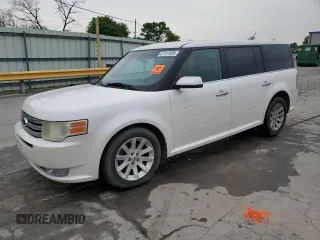 2010 Ford Flex SEL z VIN 2FMHK6CC2ABD03492, wystawiony jako Copart lot #57161895 z przebiegiem 296 336 mil mil oraz Szkoda całkowita • Salvage title. Historia ofert i sprzedaży dostępna na DreamBid. Obrazek 1.