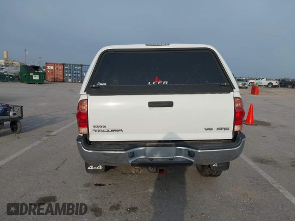 2008 Toyota Tacoma with VIN 5TEUU42N08Z580044, listed as a IAAI auction lot 41904353 with Not Provided miles and . Bid and sale history available at carsss.com. Image 16.
