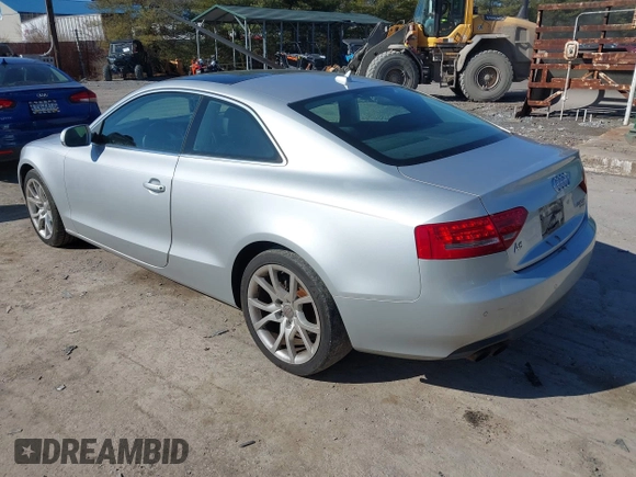2012 Audi A5 Premium Plus z VIN WAULFAFR2CA003730, wystawiony jako IAAI lot #41659627 z przebiegiem 110 392 mil mil oraz . Historia ofert i sprzedaży dostępna na DreamBid. Obrazek 3.
