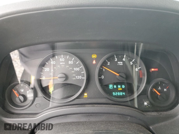 2010 Jeep Patriot Sport z VIN 1J4NF2GB4AD512307, wystawiony jako Copart lot #57686005 z przebiegiem 92 884 mil mil oraz Czysty tytuł • Clean title. Historia ofert i sprzedaży dostępna na DreamBid. Obrazek 9.