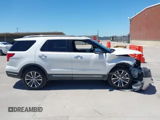 2019 Ford Explorer Platinum с VIN 1FM5K8HT8KGA02291, выставлен на аукционе IAAI как лот 42313377 с пробегом 126 752 миль миль и . История ставок и продаж доступна на DreamBid. Изображение 13.