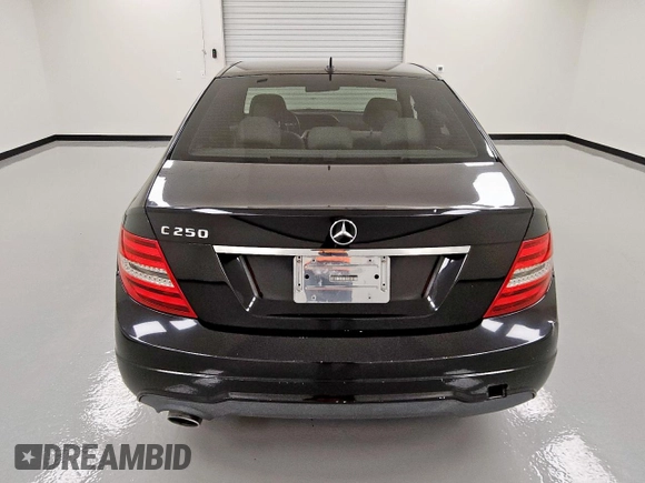 2012 Mercedes-Benz C 250 Sport с VIN WDDGF4HB4CR212965, выставлен на аукционе Copart как лот 62350735 с пробегом 72 722 миль миль и Чистый • Clean title. История ставок и продаж доступна на DreamBid. Изображение 6.