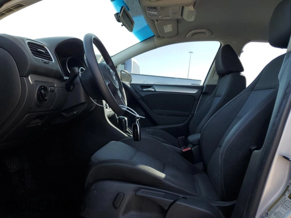 2013 Volkswagen Golf с VIN WVWDB7AJ5DW121847, выставлен на аукционе Copart как лот 86010984 с пробегом 119 864 миль миль и Списание • Salvage title. История ставок и продаж доступна на DreamBid. Изображение 7.