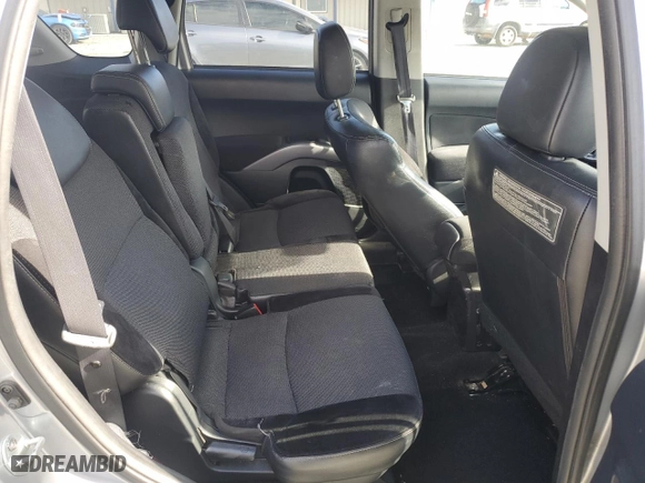 2010 Mitsubishi Outlander SE with VIN JA4AS3AW6AZ002930, listed as a Copart auction lot 85634404 with 157,321 mi miles and Salvage Title. Bid and sale history available at carsss.com. Image 12.