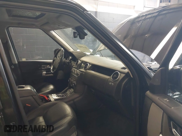 2016 Land Rover LR4 HSE Lux with VIN SALAK2V69GA812255, listed as a IAAI auction lot 41499697 with 82,075 mi miles and . Bid and sale history available at DreamBid. Image 5.