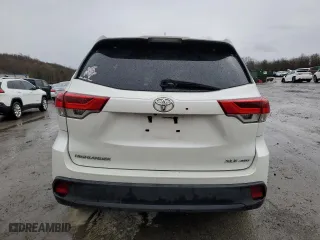 2018 Toyota Highlander SE with VIN 5TDJZRFH3JS523118, listed as a Copart auction lot 52860105 with 0 mi miles and Salvage Title. Bid and sale history available at carsss.com. Image 6.