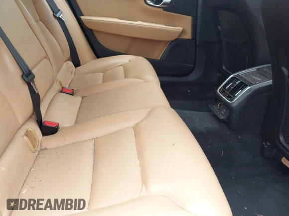 2018 Volvo S90 Momentum z VIN LVY982MK6JP034663, wystawiony jako IAAI lot #41555753 z przebiegiem 112 258 mil mil oraz . Historia ofert i sprzedaży dostępna na DreamBid. Obrazek 8.