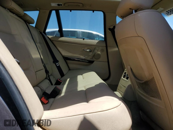 2008 BMW 3 Series 328xi z VIN WBAVT73598FZ38078, wystawiony jako Copart lot #56104865 z przebiegiem 100 979 mil mil oraz Szkoda całkowita • Salvage title. Historia ofert i sprzedaży dostępna na DreamBid. Obrazek 10.