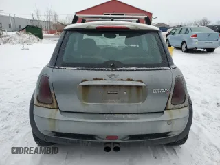 2006 MINI Hardtop S z VIN WMWRE33556TN29417, wystawiony jako Copart lot #42712575 z przebiegiem 265 492 mil mil oraz Czysty tytuł • Clean title. Historia ofert i sprzedaży dostępna na DreamBid. Obrazek 6.