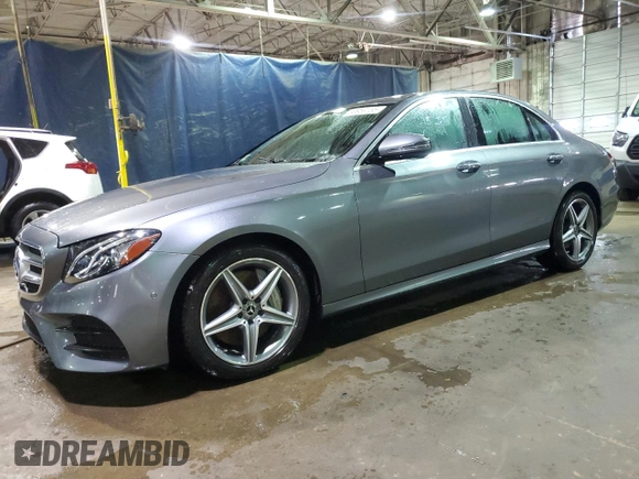 2018 Mercedes-Benz E 300 z VIN WDDZF4KB8JA313472, wystawiony jako Copart lot #53959155 z przebiegiem Nie podano mil oraz Czysty tytuł • Clean title. Historia ofert i sprzedaży dostępna na DreamBid. Obrazek 1.