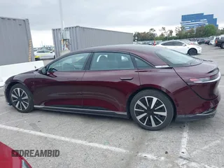 2023 Lucid Air Pure z VIN 50EA1PFA4PA006331, wystawiony jako IAAI lot #42213426 z przebiegiem 13 287 mil mil oraz . Historia ofert i sprzedaży dostępna na DreamBid. Obrazek 14.