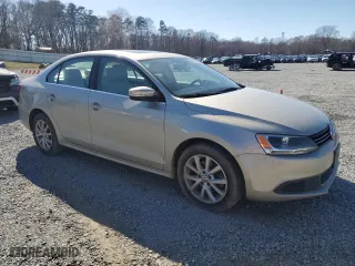 2013 Volkswagen Jetta Sedan SE with VIN 3VWDX7AJXDM303901, listed as a Copart auction lot 48565345 with 147,132 mi miles and Salvage Title. Bid and sale history available at carsss.com. Image 4.