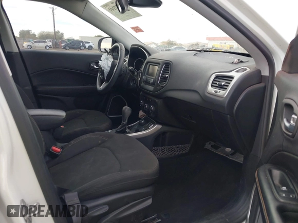 2017 Jeep Compass Sport z VIN 3C4NJDAB1HT642199, wystawiony jako IAAI lot #41237141 z przebiegiem 85 650 mil mil oraz . Historia ofert i sprzedaży dostępna na DreamBid. Obrazek 5.