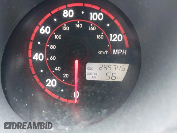 2005 Toyota Matrix STD with VIN 2T1KR30E85C436944, listed as a IAAI auction lot 41985304 with 295,745 mi miles. Bid and sale history available at carsss.com. Image 7.