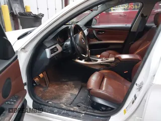2006 BMW 3 Series 330xi with VIN WBAVD33546KL51295, listed as a IAAI auction lot 41742575 with 164,434 mi miles. Bid and sale history available at carsss.com. Image 5.