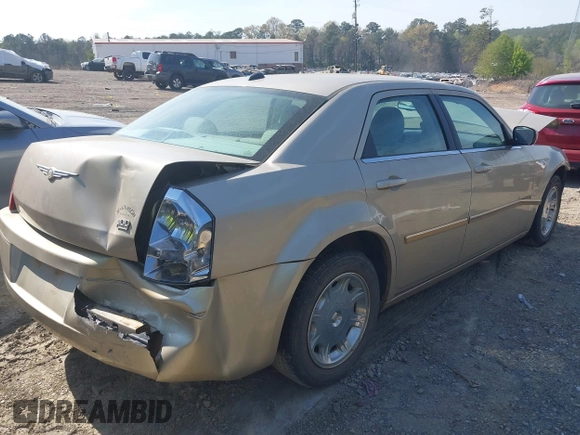 2006 Chrysler 300 Touring with VIN 2C3KA53G26H230479, listed as a IAAI auction lot 41871247 with 91,997 mi miles. Bid and sale history available at carsss.com. Image 4.