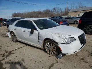 2017 Chrysler 300 Limited z VIN 2C3CCARG1HH610415, wystawiony jako Copart lot #43934085 z przebiegiem 162 614 mil mil oraz Szkoda całkowita • Salvage title. Historia ofert i sprzedaży dostępna na DreamBid. Obrazek 4.