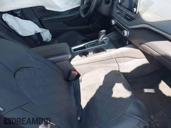 2019 Nissan Altima SR with VIN 1N4BL4CV4KC117733, listed as a IAAI auction lot 41977198 with 56,167 mi miles and . Bid and sale history available at carsss.com. Image 5.