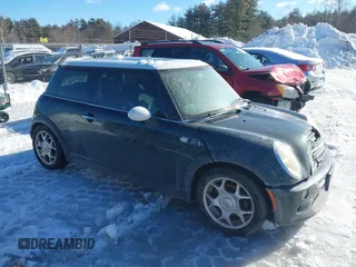 2003 MINI Hardtop S z VIN WMWRE33473TD72981, wystawiony jako IAAI lot #41599521 z przebiegiem 97 403 mil mil oraz . Historia ofert i sprzedaży dostępna na DreamBid. Obrazek 14.