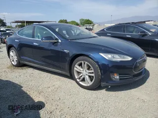 2014 Tesla Model S 60 z VIN 5YJSA1H17EFP33261, wystawiony jako Copart lot #58804465 z przebiegiem 147 583 mil mil oraz Czysty tytuł • Clean title. Historia ofert i sprzedaży dostępna na DreamBid. Obrazek 5.