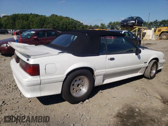 1988 Ford Mustang z VIN 1FABP44E6JF232186, wystawiony jako Copart lot #70489364 z przebiegiem 264 591 mil mil oraz Szkoda całkowita • Salvage title. Historia ofert i sprzedaży dostępna na DreamBid. Obrazek 3.