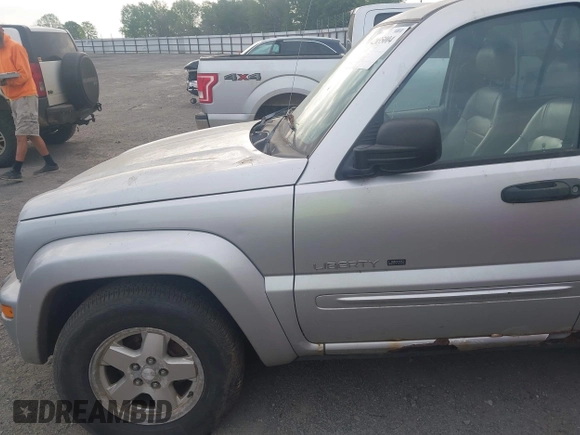 2003 Jeep Liberty Limited z VIN 1J8GL58K23W726252, wystawiony jako IAAI lot #42035004 z przebiegiem 224 159 mil mil oraz . Historia ofert i sprzedaży dostępna na DreamBid. Obrazek 15.