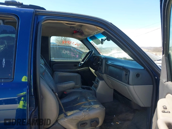 2002 Chevrolet Suburban LS with VIN 1GNFK16Z82J281842, listed as a IAAI auction lot 41633749 with 260,220 mi miles. Bid and sale history available at carsss.com. Image 5.
